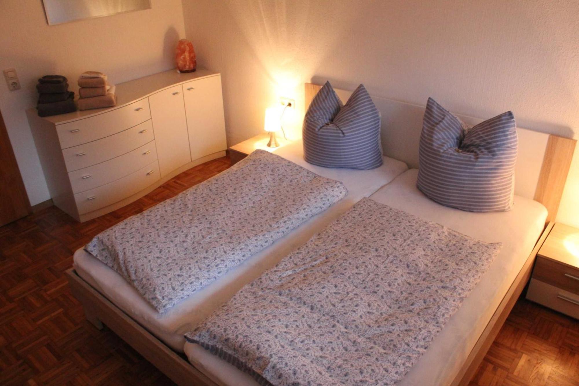 Ferienwohnung Domes-Kreuzer Bad Zwesten Esterno foto